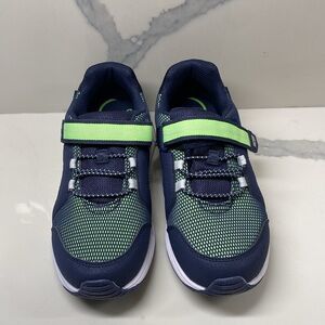 Stride Rite Made 2 Play Lumi Bouce Size 2.5, Green Gecko